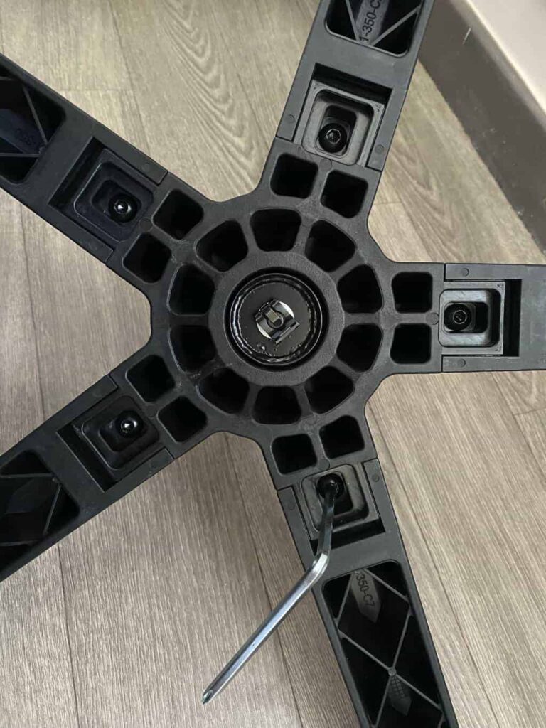 5 Étapes Pour Monter Votre Chaise Gaming (2025) : Mes astuces