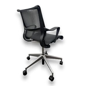 Chaise de bureau Herman Miller Setu : confort et design modernes