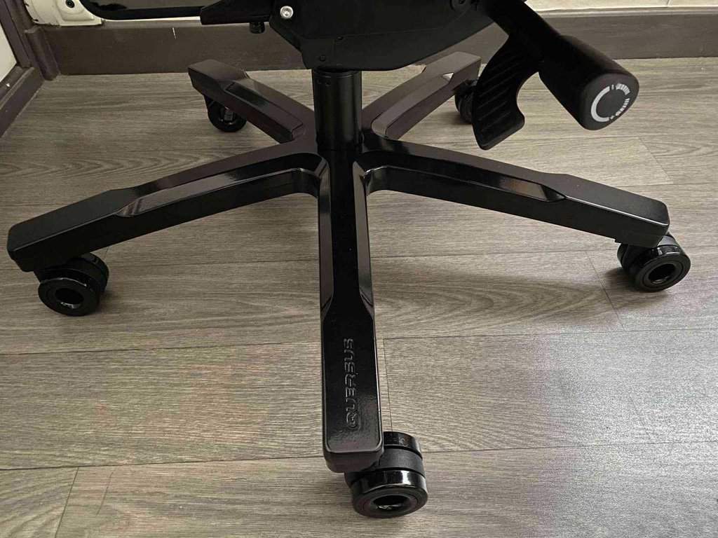 Quersus ICOS Test (2025) : La 1re chaise gaming avec assise réglable