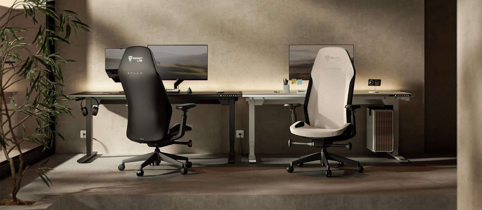 Secretlab ATLAS noir et crème côte à côte dans un bureau moderne